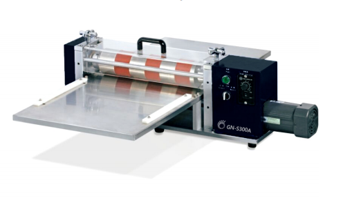 Lab Lithium Cell Electrode Electric Slitting Machine with ≤1500mm Maximum Slitting Length, ±0.05mm Accuracy, and D2 Material Knife